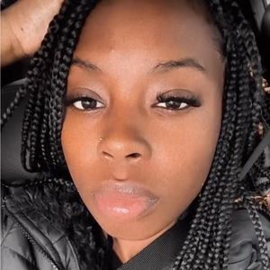 Meet your Posher, Jade